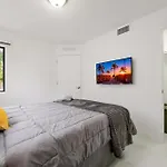 Duplex 3Br With Free Parking In Miami Northwest