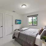 Duplex 3Br With Free Parking In Miami Northwest