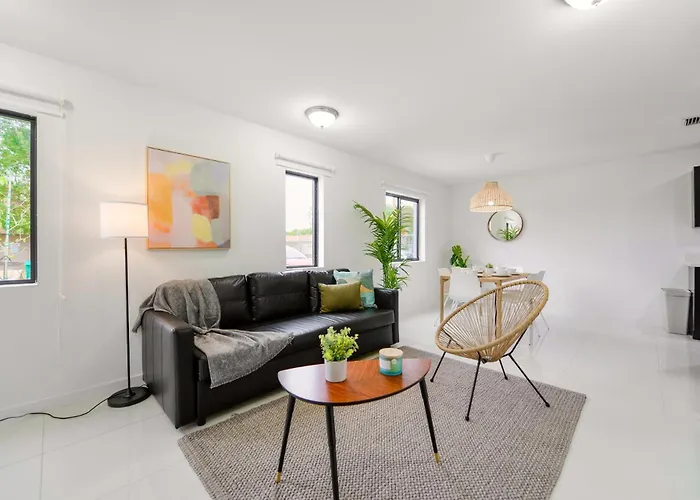 Duplex 3Br With Free Parking In Miami Northwest