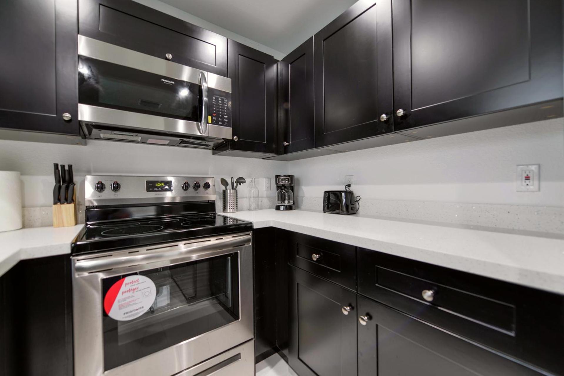 Duplex 3br With Free Parking In Northwest *